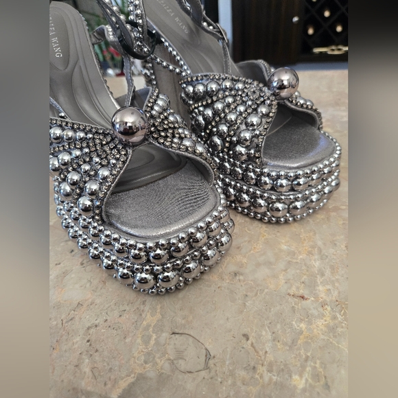 AZALEA WANG ASTRELLA HEMATITE EMBELLISHED SANDAL.  SIZE  10 - Picture 4 of 10